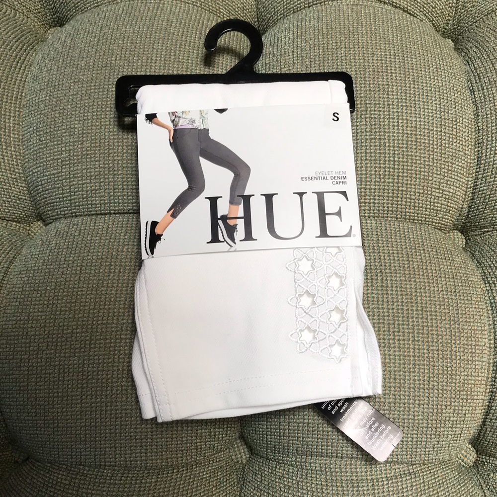 HUE Eyelet Hem